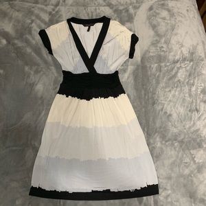 Tones of Gray v neck ruched dress!